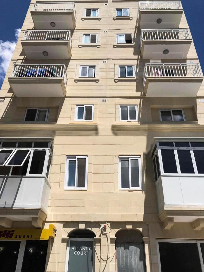 F11 Room 3, Private Room Two Single Beds Shared Bathroom In Shared Flat Msida Ngoại thất bức ảnh