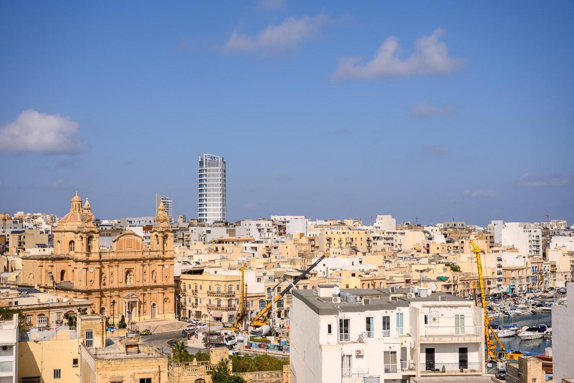 F11 Room 3, Private Room Two Single Beds Shared Bathroom In Shared Flat Msida Ngoại thất bức ảnh