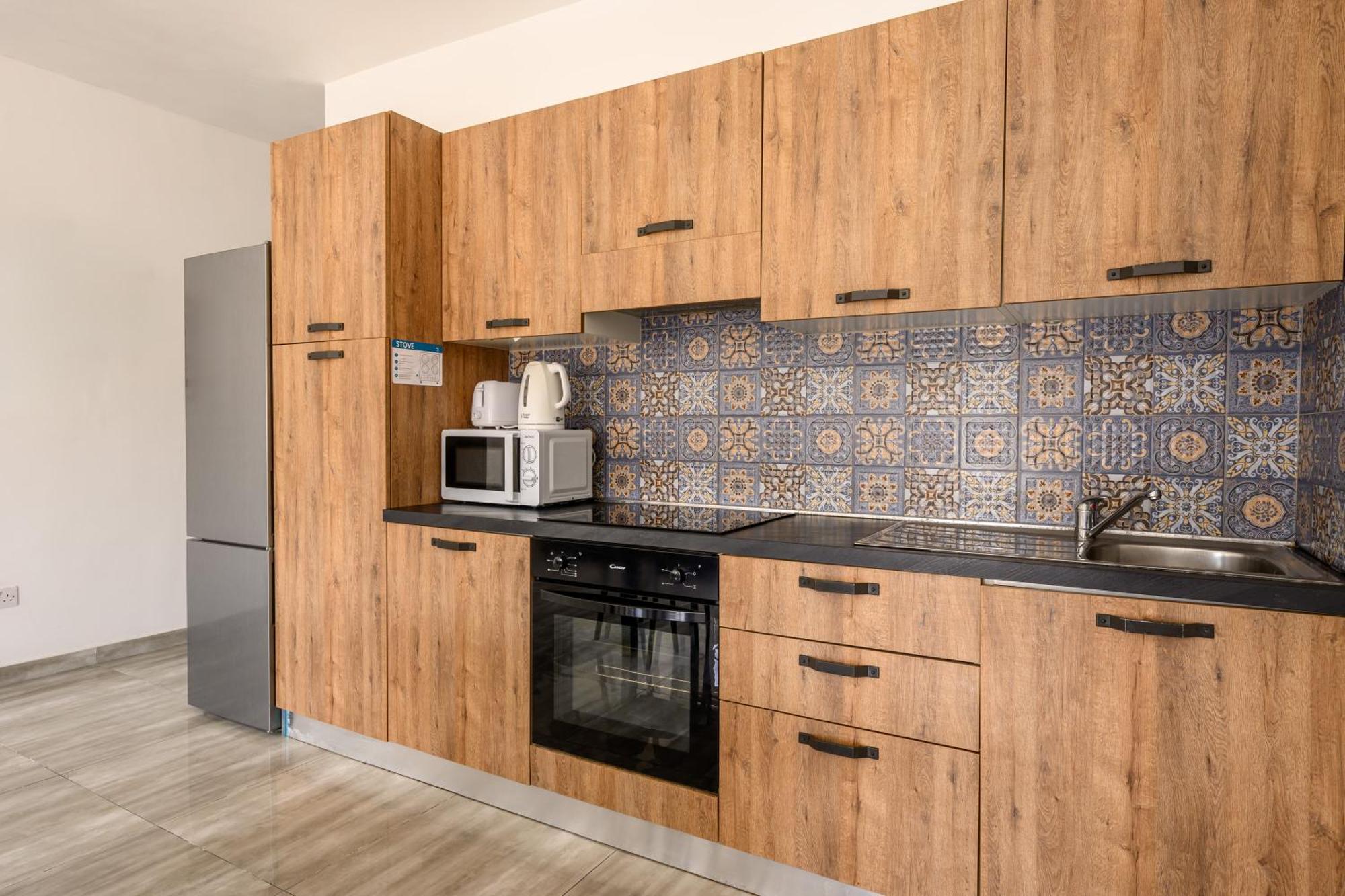 F11 Room 3, Private Room Two Single Beds Shared Bathroom In Shared Flat Msida Ngoại thất bức ảnh