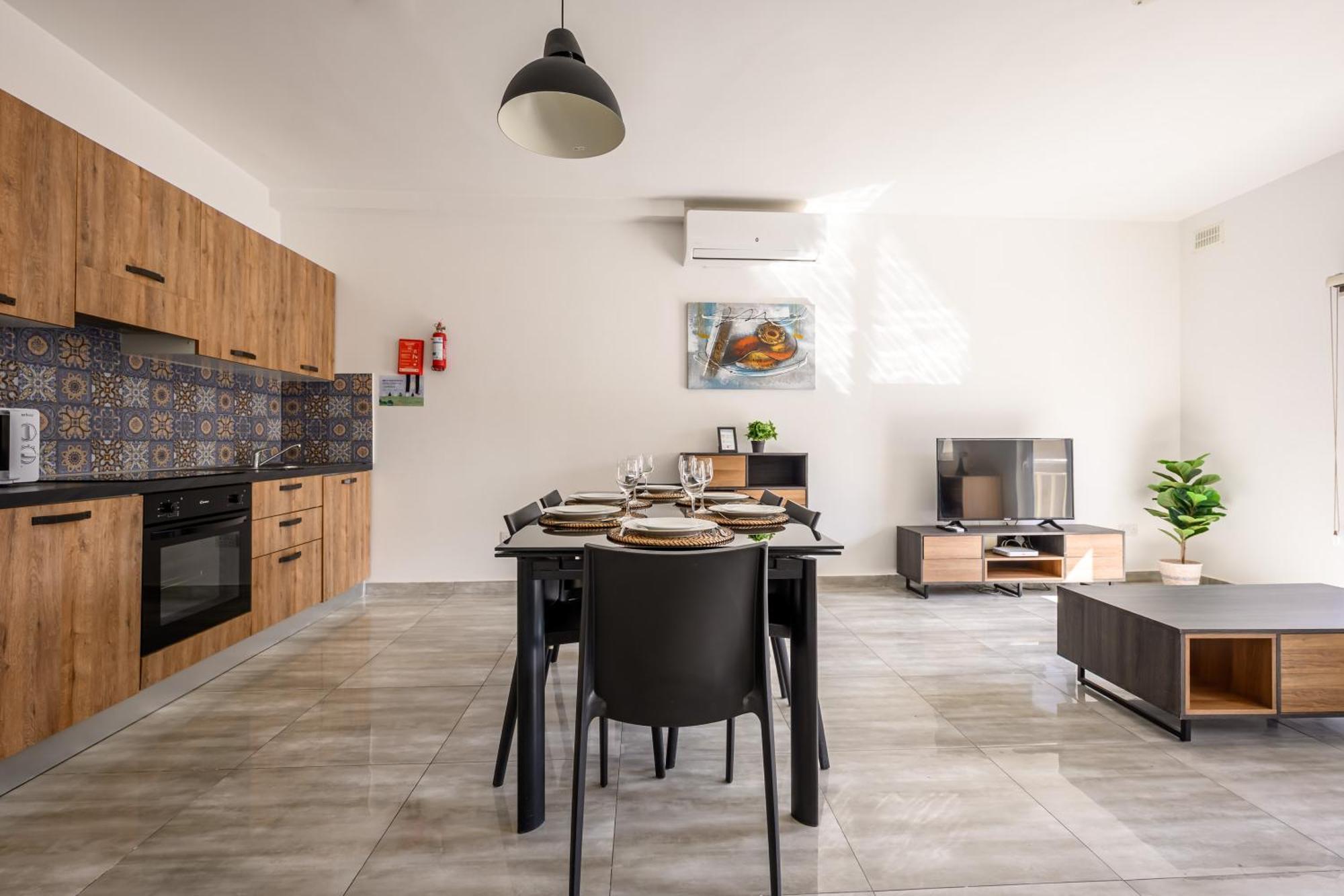 F11 Room 3, Private Room Two Single Beds Shared Bathroom In Shared Flat Msida Ngoại thất bức ảnh