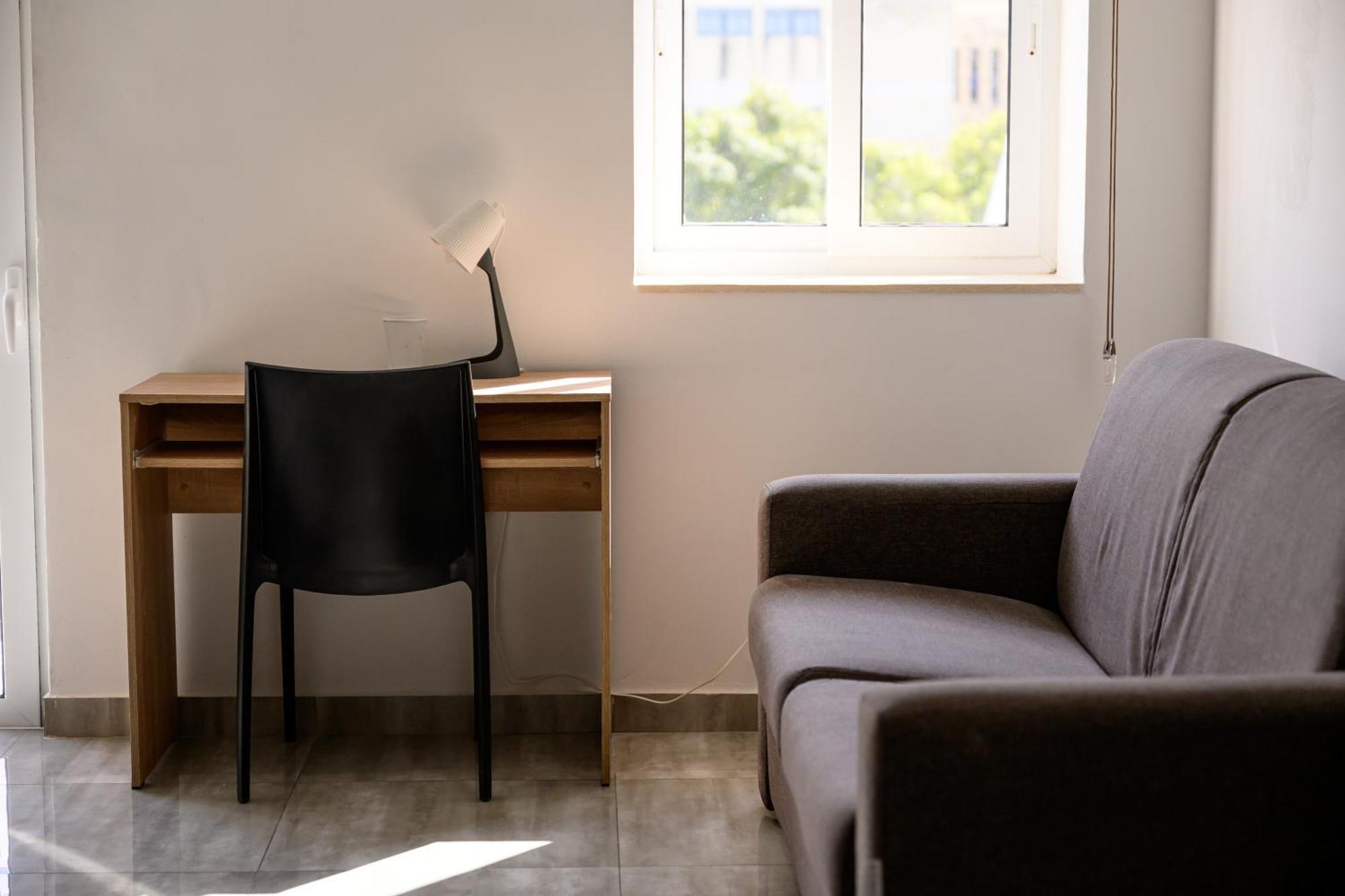 F11 Room 3, Private Room Two Single Beds Shared Bathroom In Shared Flat Msida Ngoại thất bức ảnh